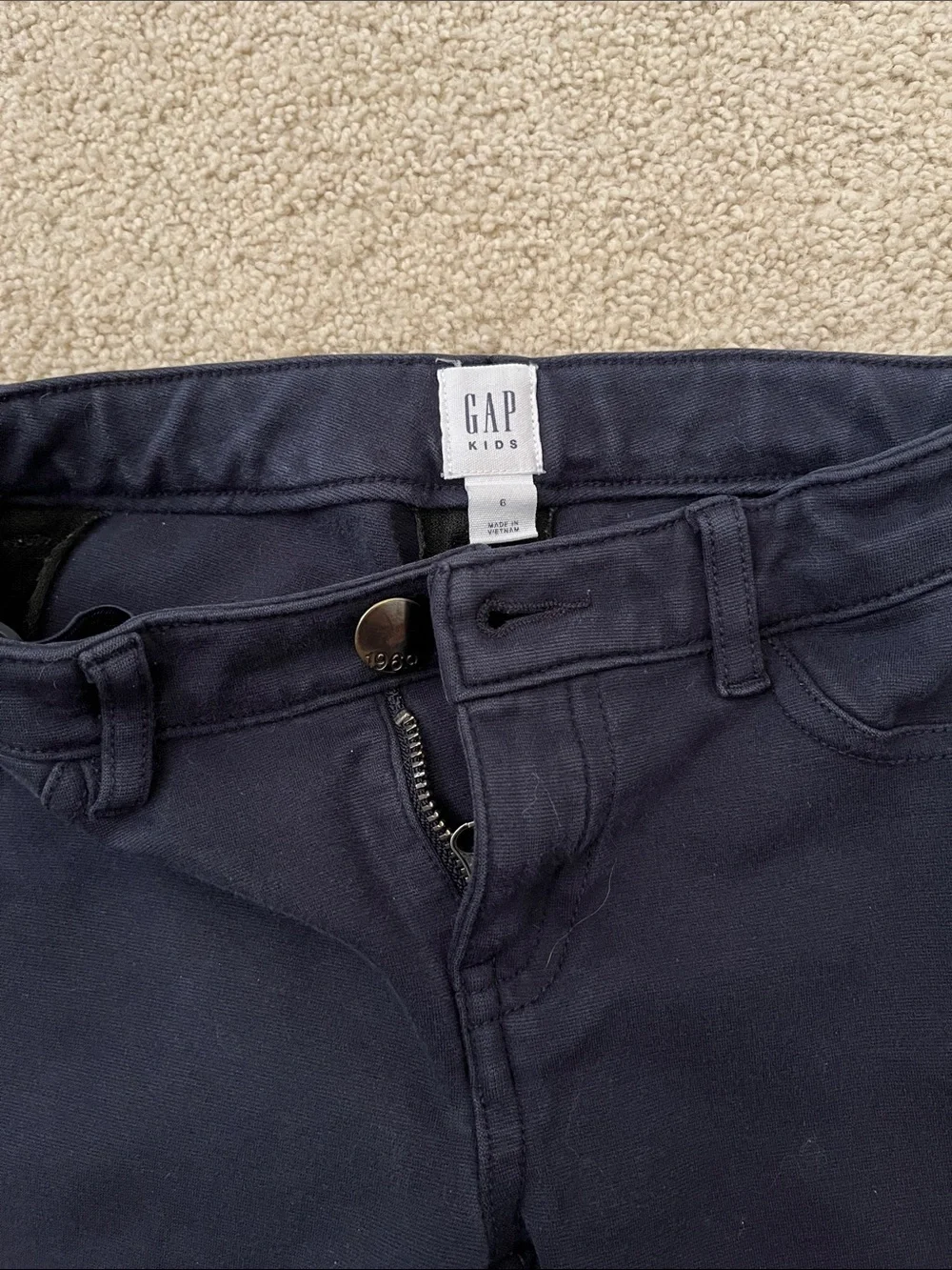 GAPKIDS soft navy Jeggings and Blue Denim stretch Jeggings Set. Girl’s size 6